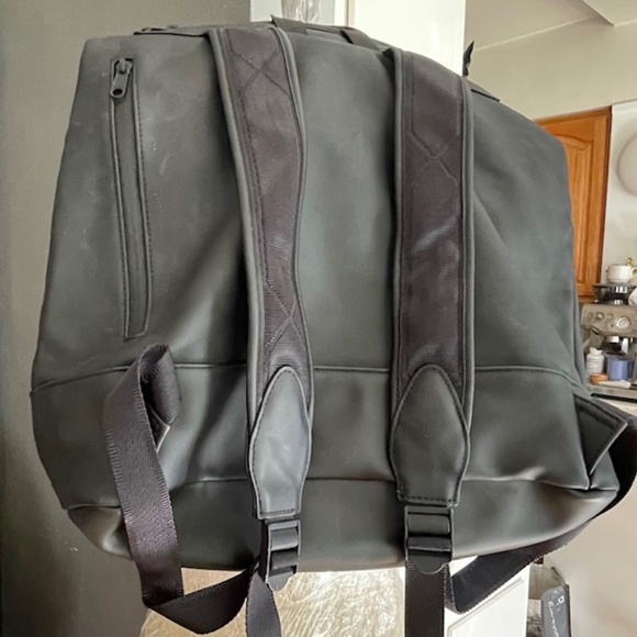 Limited Edition "HUNTER for Target" Black Backpack w/ Red Interior! A few flaws - Picture 6 of 14